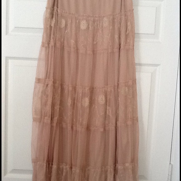 Embroidered toole ruffled long skirt
