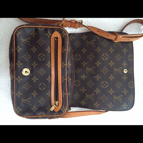 🎁RESERVED🎁 pics auth St. Germaine-