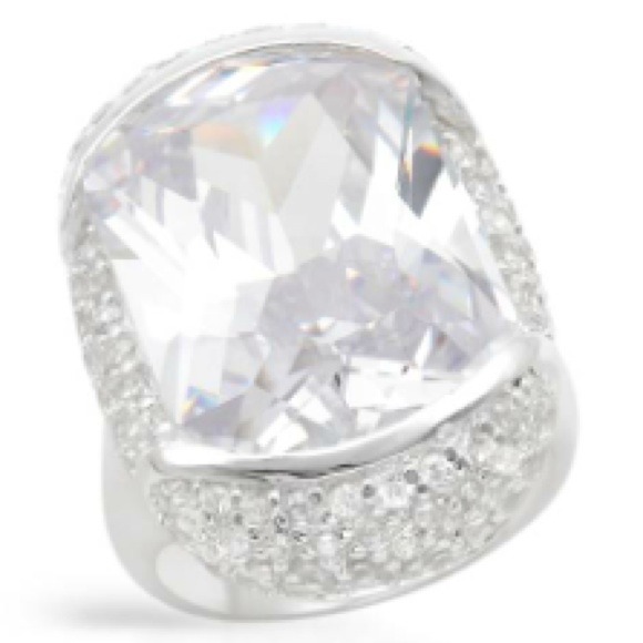 🚨SOLD ELSEWHERE‼️🚨 Ring Crystal and CZ in 925 SS