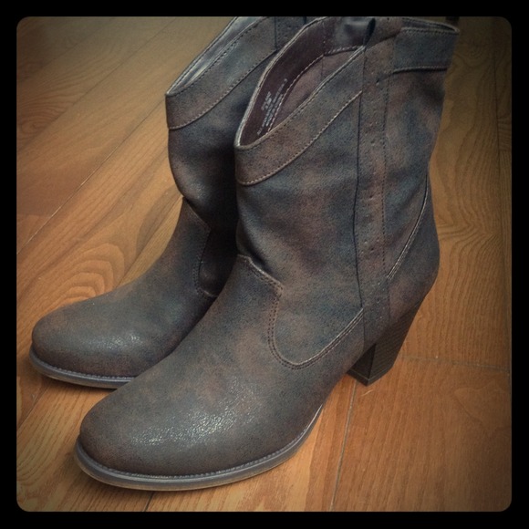 Brown Faded Cowboy Inspired Boots