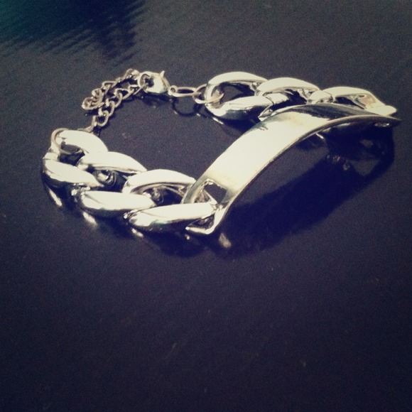 Simple silver chain bracelet