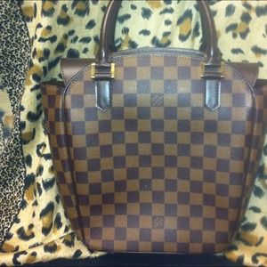 Louis Vuitton Bucket Bag