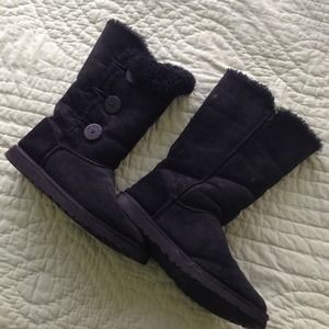 ❌HOLD 4 @SDAY❌UGG 3button bailey