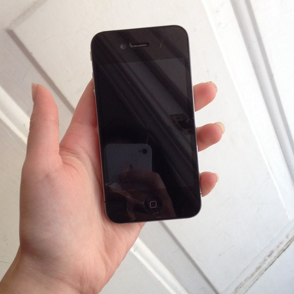 iPhone 4 unlocked cracked 16gb