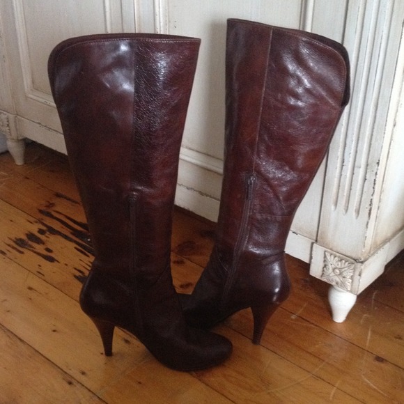 **SOLD in bundle for tjk82** Brown Heeled Boots - Picture 2 of 3
