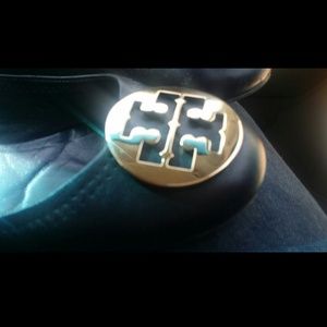 sold!!!Authentic tory burch flats gold hardware