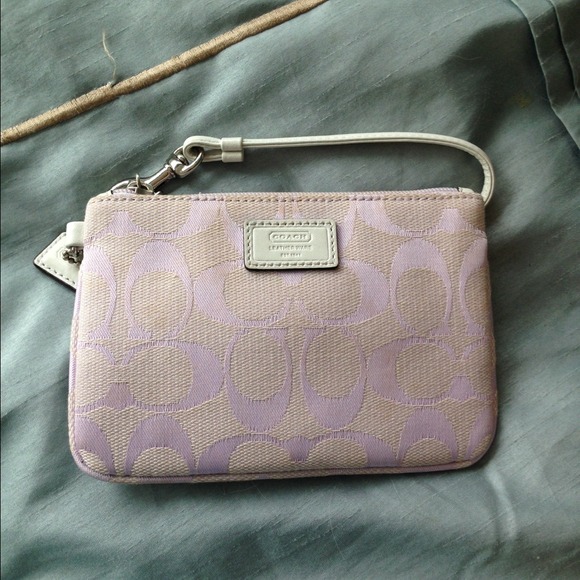 Coach wristlet - Picture 2 of 2