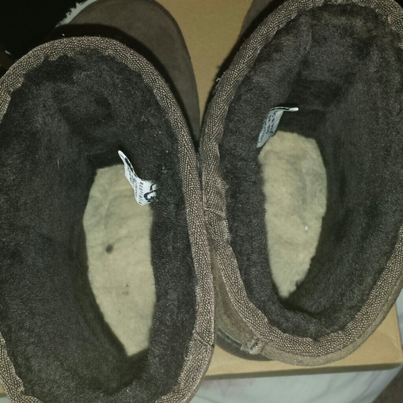 Chocolate short uggs - Picture 4 of 4