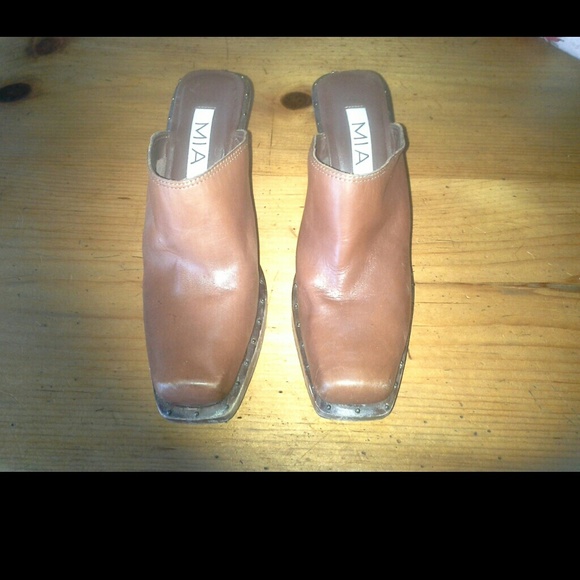 MIA mules clogd btown leather sz 8