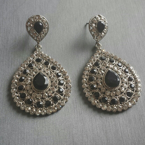 Jewelry - Gorgeous Teardrop Chandelier Earrings Bollywood Jewelry - Gorgeous Teardrop Chandelier Earrings Bollywood