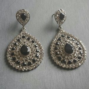Jewelry - Gorgeous Teardrop Chandelier Earrings Bollywood Jewelry - Gorgeous Teardrop Chandelier Earrings Bollywood