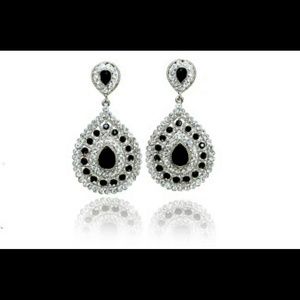 Jewelry - Gorgeous Teardrop Chandelier Earrings Bollywood Jewelry - Gorgeous Teardrop Chandelier Earrings Bollywood