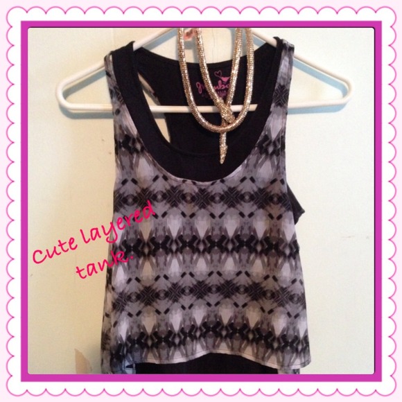SOLD in bundle for flormed..Cute tank.
