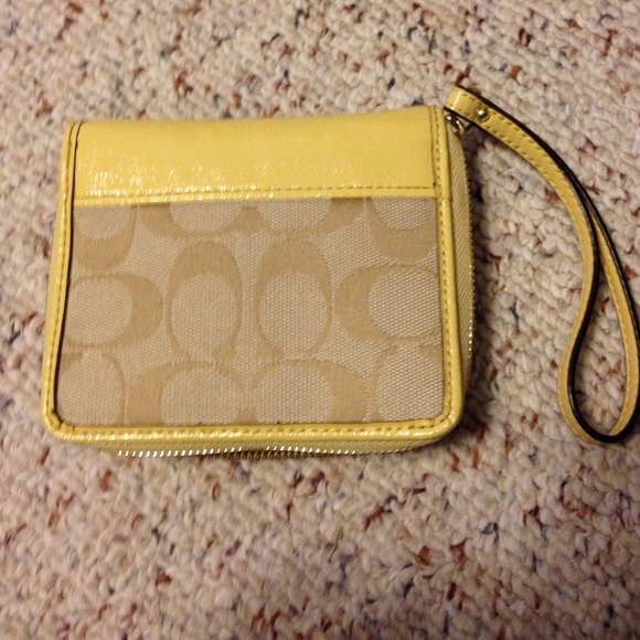 coach wallet! - Picture 4 of 4