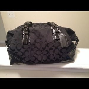 Like new AUTHENTIC COACH bag.