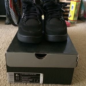 Air Jordan 4 black cats