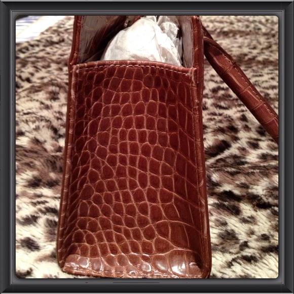 Liz Claiborne handbag 💖 - Picture 2 of 4