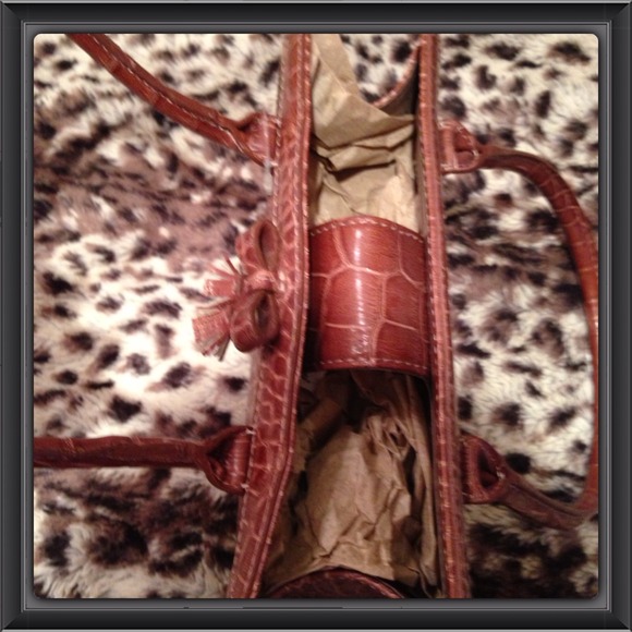 Liz Claiborne handbag 💖 - Picture 4 of 4