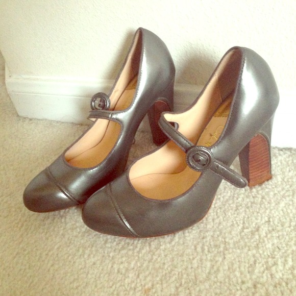 Cole Haan silvery/grey heels