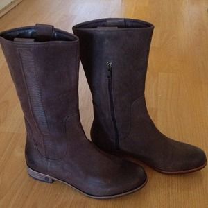 New Brown leather Uggs boots size 7