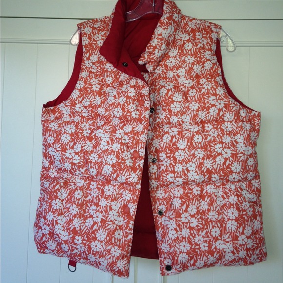 Reversible down vest