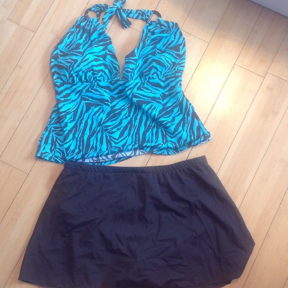 Reduced!! NWOT Caribbean Joe swimsuit