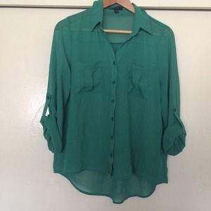 ☑️️SOLD☑️Sheer green button up blouse