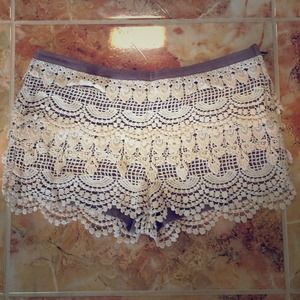 Dreamy Crochet Shorts (Cream)
