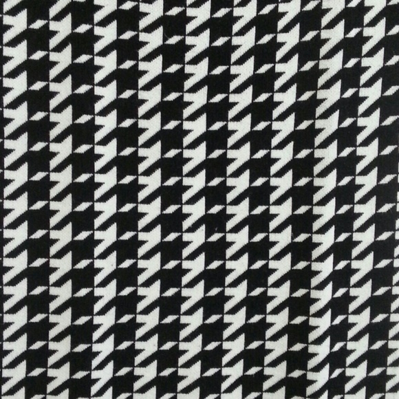 White/black printed dress - Picture 2 of 2