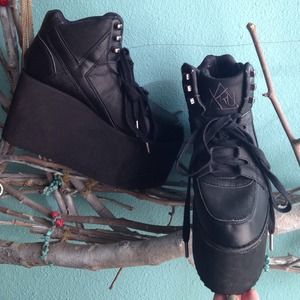 Y.R.U platform tennies.