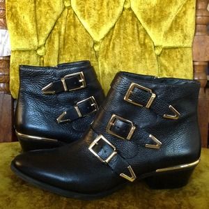 $240 Vince Camuto black leather booties used once
