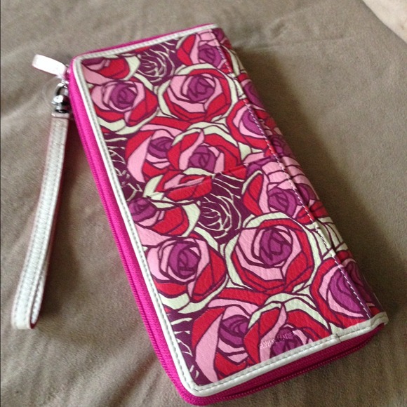 ***SOLD on Ebay***NWT Brand new Fossil wallet