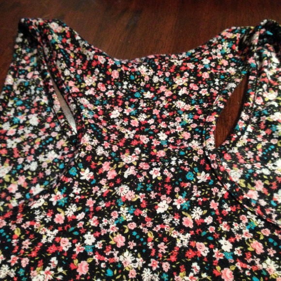 Floral Racer Back Tank - Picture 2 of 4
