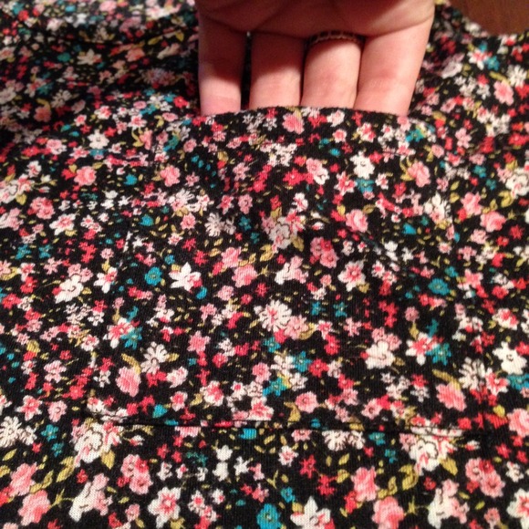 Floral Racer Back Tank - Picture 3 of 4