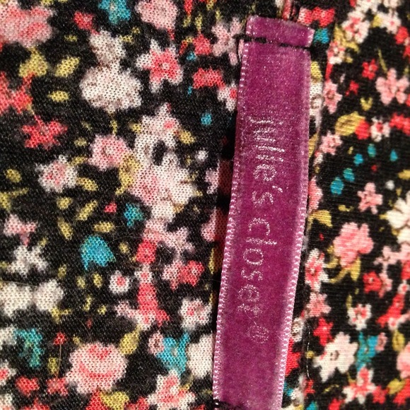 Floral Racer Back Tank - Picture 4 of 4