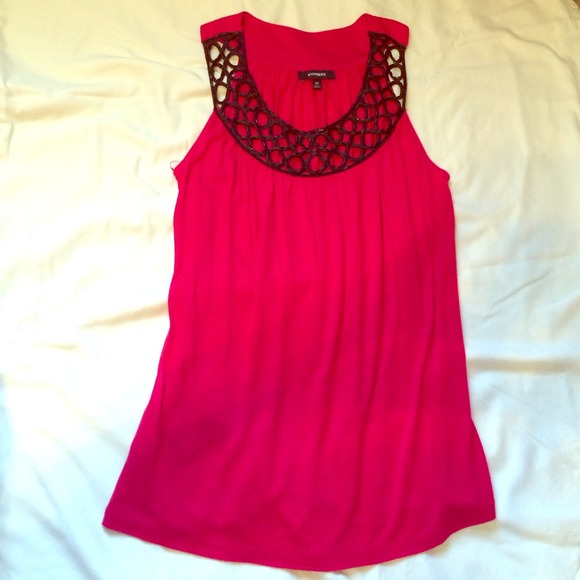 Express sleeveless magenta blouse