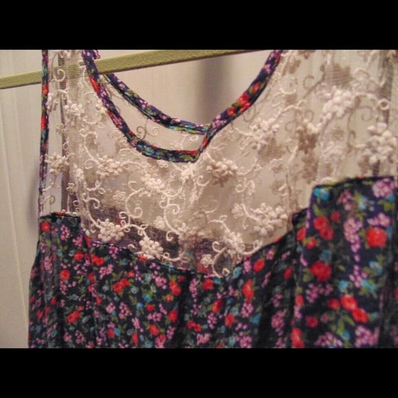Forever 21 plus flower and lace top