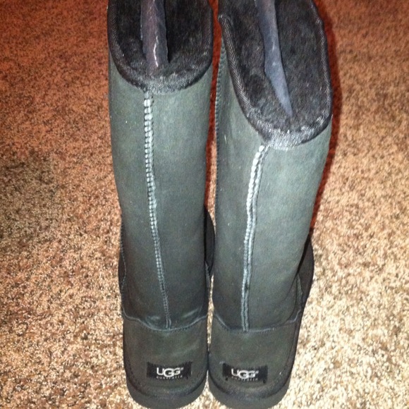 Authentic tall black uggs - Picture 3 of 4