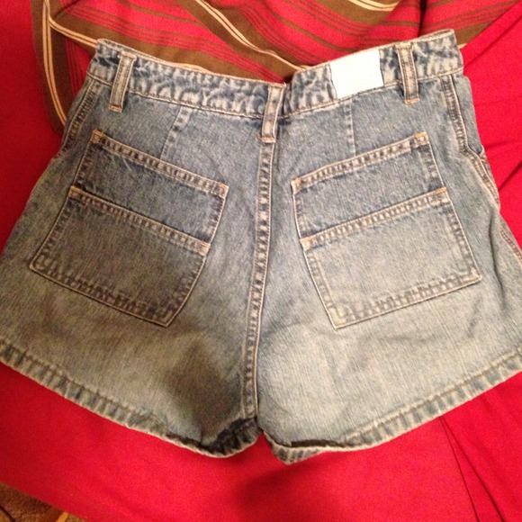 Shorts - Picture 3 of 3