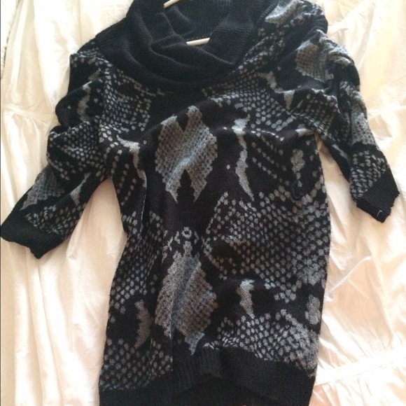 Super cute sweater !