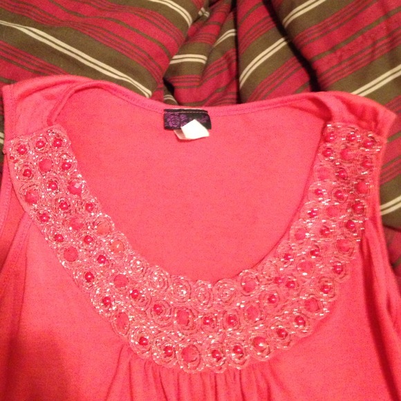 Shirt - Picture 2 of 4