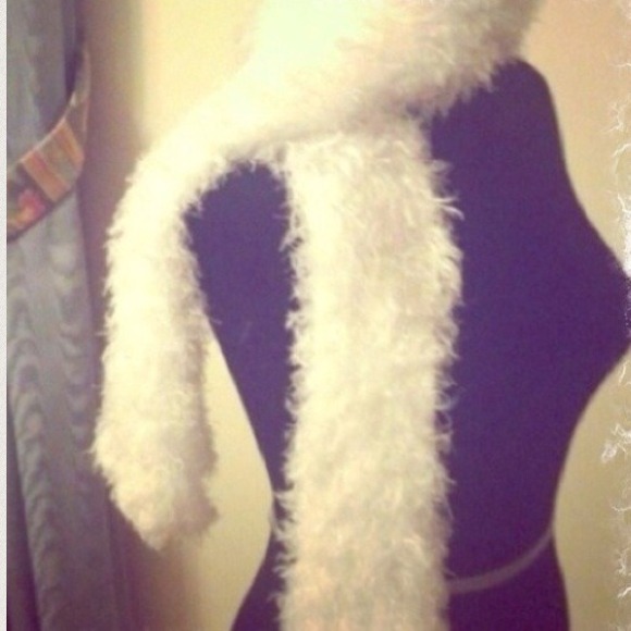 Scarf  [$4.00]