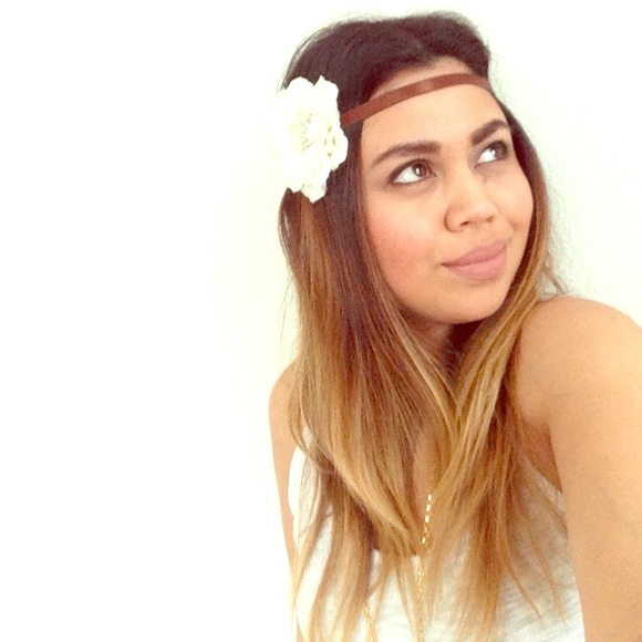 ❌BUNDLED❌Brown and White Flower Headband