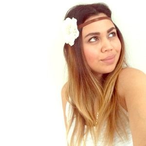 ❌BUNDLED❌Brown and White Flower Headband