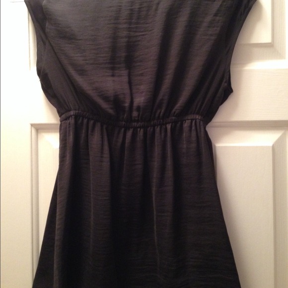 H&M black empire waist top. - Picture 3 of 4