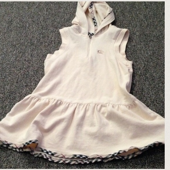 Burberry girls size 5