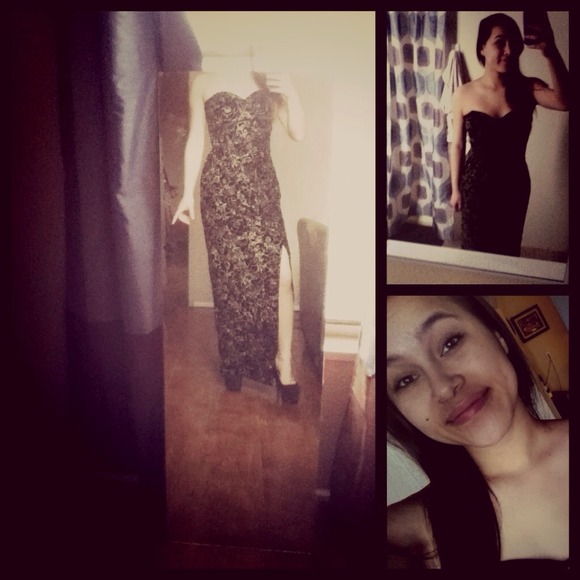 โ Bundled โ Formal Gown - Picture 3 of 4