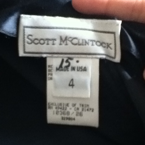 โ Bundled โ Formal Gown - Picture 4 of 4