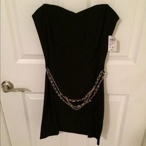 Strapless dress with chain
