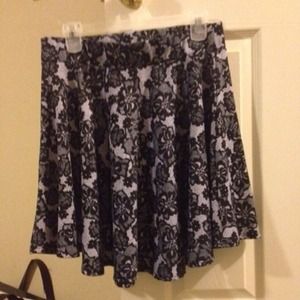 Black white skater skirt